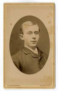221652 Portret van mr. P.A. Tichelaar, geboren Ootmarsum 2 juni 1862, hoogleraar, overleden 6 oktober 1913. Borstbeeld ...